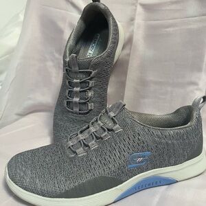 Wmns Skechers Elsa Fine moment Comfy 
Slip on/ Grey blue / 104225/ size 8.5
